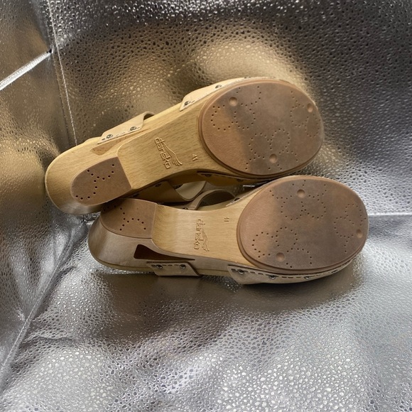 NWOT Dansko 41 beige clogs - Picture 4 of 8
